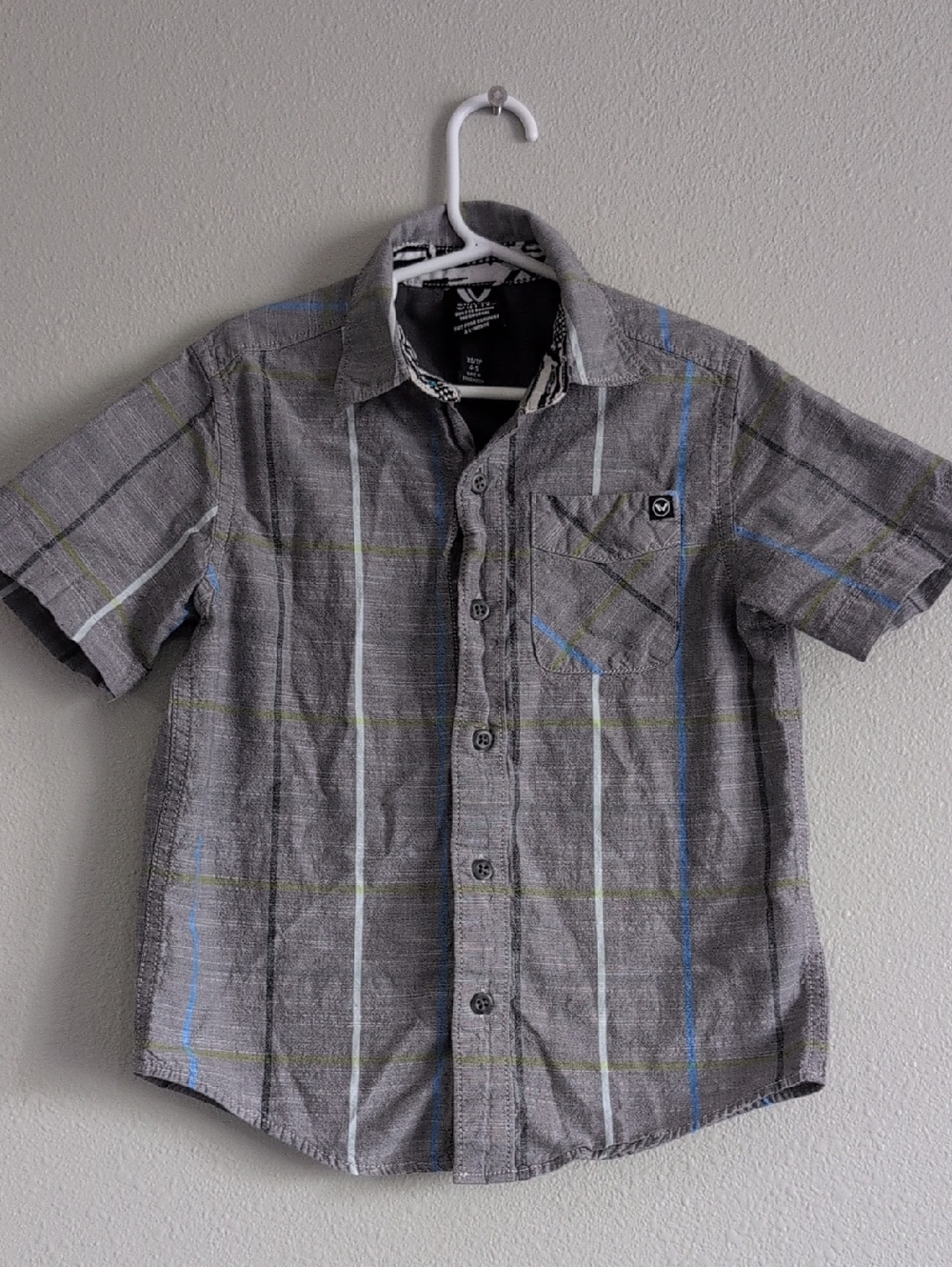 Shaun White Gray Plaid Short-Sleeve Button-Down Shirt. Blue,White,Green Stripes